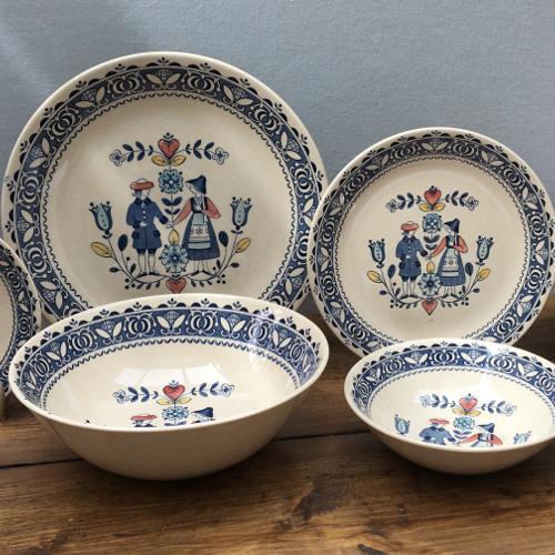 Johnson Bros "Hearts & Flowers"
