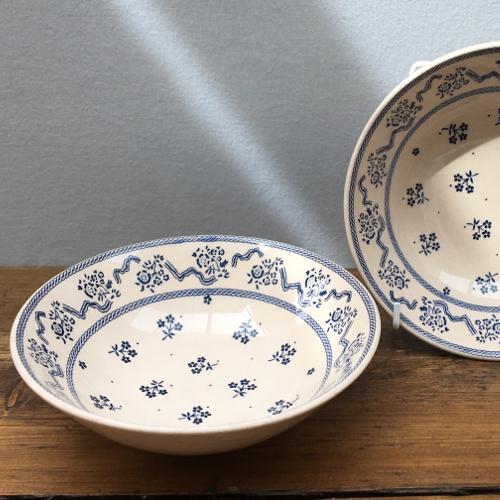 Johnson Brothers (Laura Ashley) "Petite Fleur (Blue)"