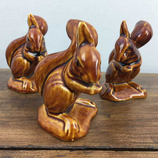 Poole Pottery « Figurines – Glaçure brun foncé »