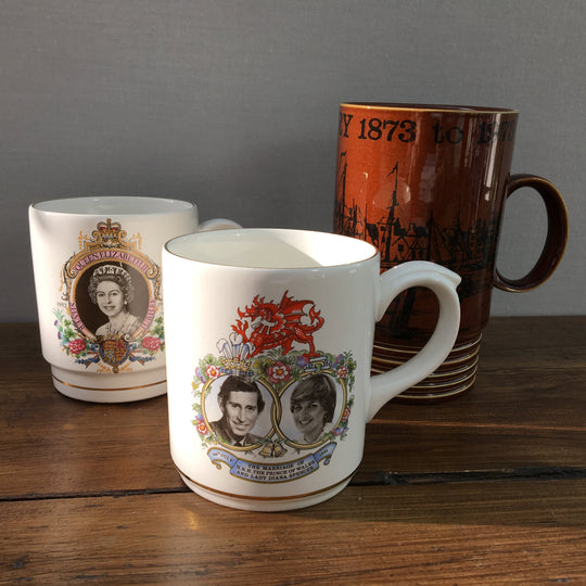 Poole Pottery "Tasses - Divers"