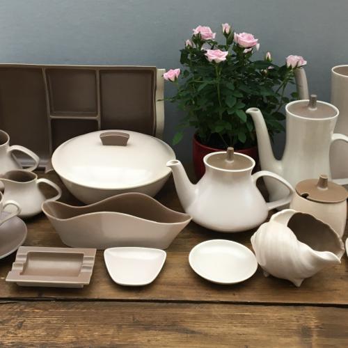 Poole Pottery « Twintone - Sépia et champignon (C54) »