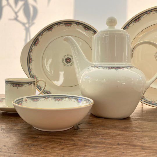 Royal Doulton "Albany (H5121)"