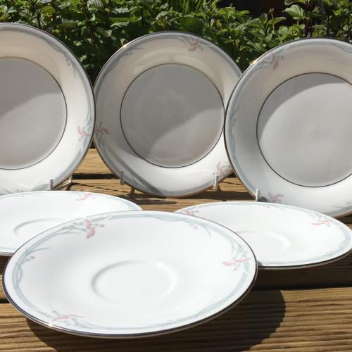 Royal Doulton "Carnation" (H5084)