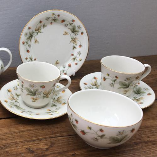 Royal Doulton "Strawberry Cream (TC1118)"