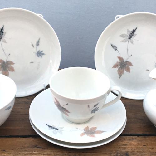 Royal Doulton "Tumbling Leaves (TC1004)"