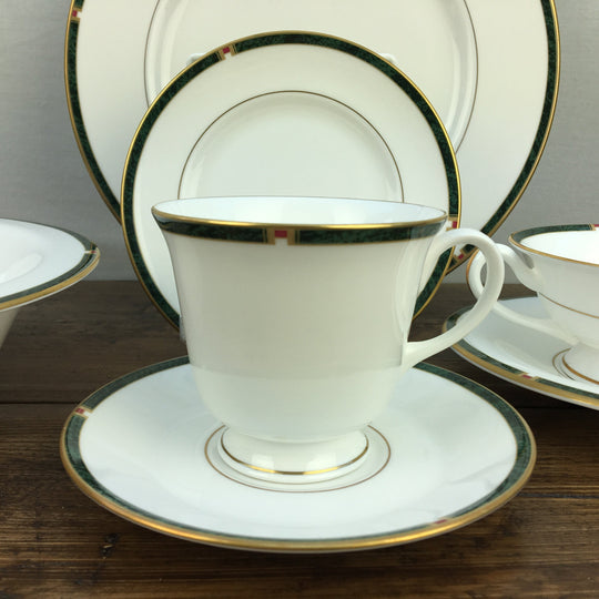 Royal Worcester "Carina (Vert)"