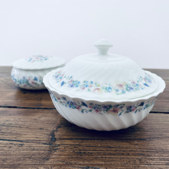 Wedgwood « Angela (bord cannelé) »