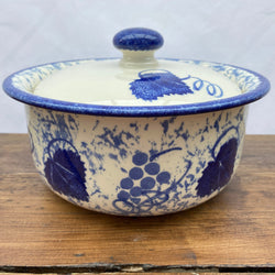 Poole Pottery Blue Vine Casserole, 2.5 Pints