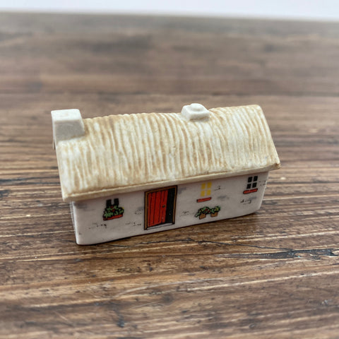 Wade "Bally Whim Village Set" - Unknown Single Storey Thatch Cottage