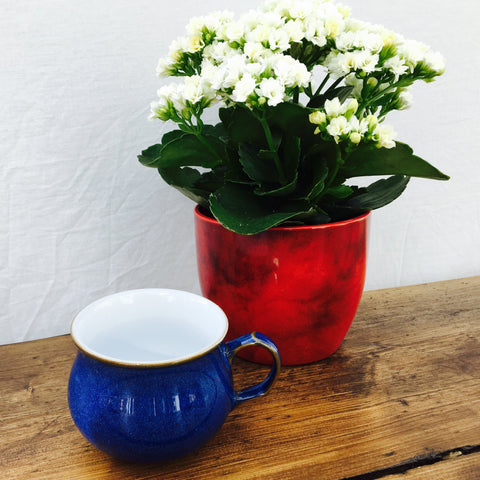 Denby Teetasse „Imperial Blue“.
