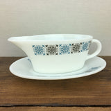 JAJ Pyrex Chelsea Gravy Boat & Stand