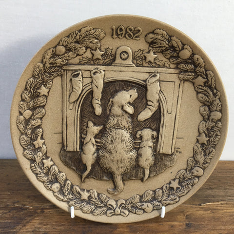 Poole Pottery Waiting For Santa 1982 Christmas Plate