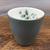 Royal Doulton Eierbecher „Rose Elegans“.