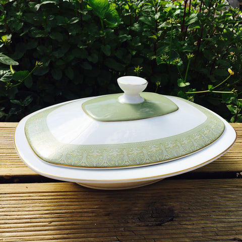 Plat de service couvert Royal Doulton « Sonnet »