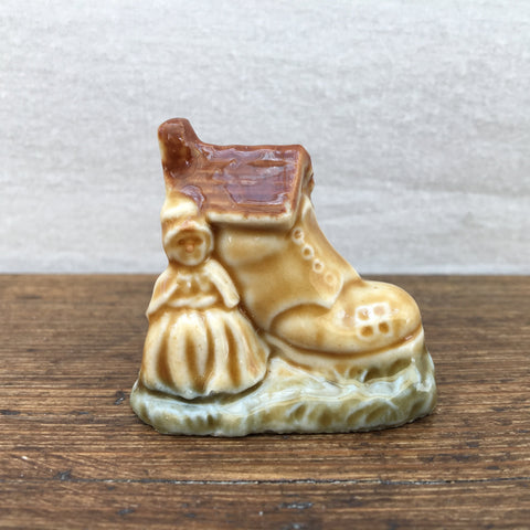 Wade Whimsies Old Woman Who Lived In A Shoe