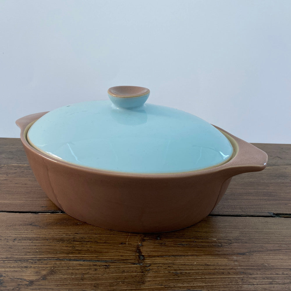 https://mrpottery.co.uk/cdn/shop/files/langley_pottery_lucerne_oval_casserole.jpg?v=1682770432