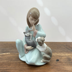 Lladro Cat Nap (5640) by Juan Huerta