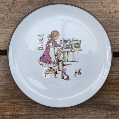 Hornsea Decorative Plate - Girl on Stool