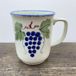 Poole Pottery « Dorset Fruit » Mug (raisins) – RARE – Poignée en forme de « D »