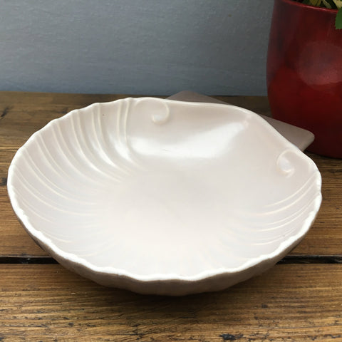 Poole Pottery Twintone Scallop Shell in Mushroom & Sepia