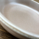 Poole Pottery « Sepia &amp; Mushroom (C54) » Petit plat à beurre ouvert (Sepia)